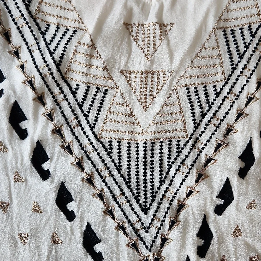 Apt. 9 White Geometric Embroidered Tank Top - Picture 3 of 8